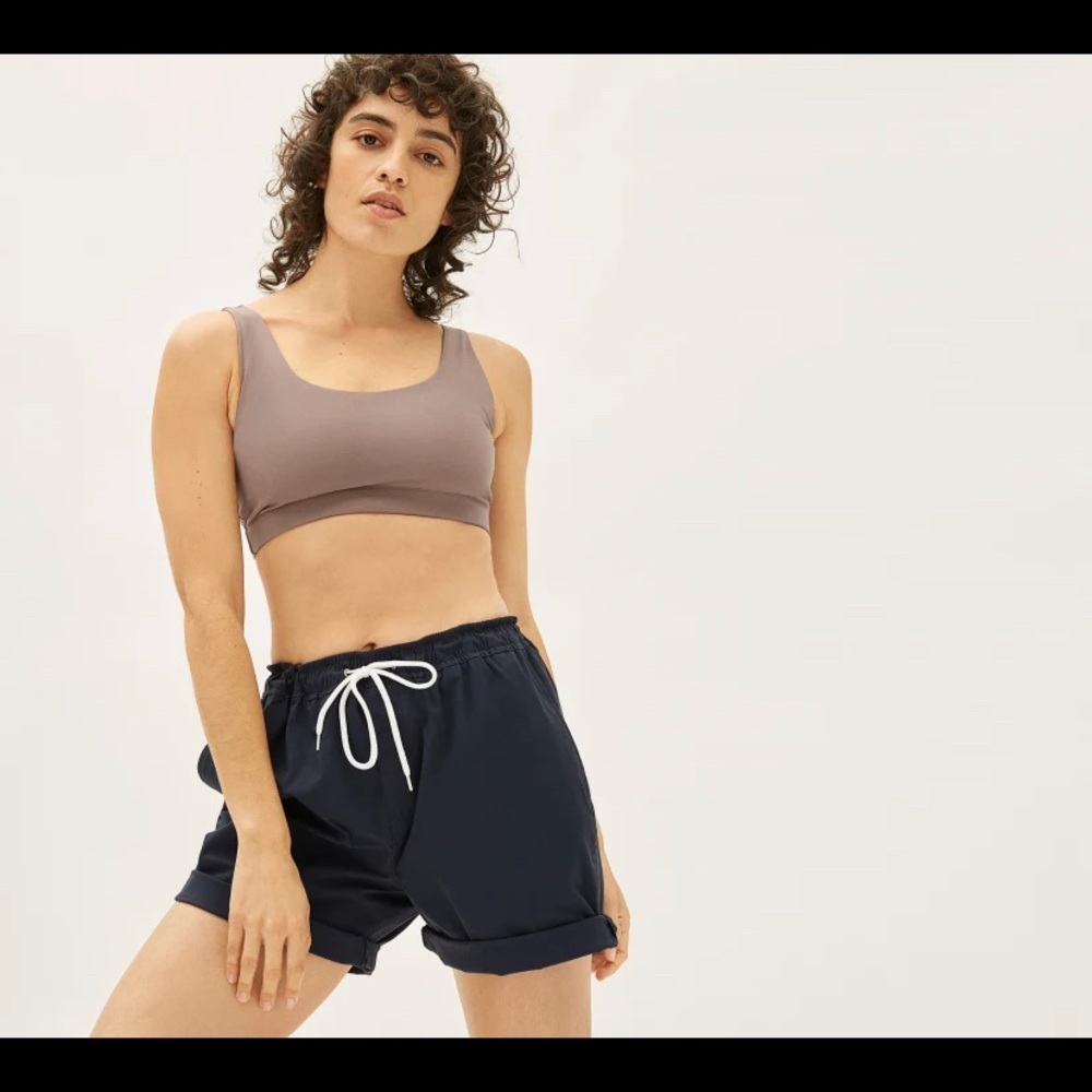 NWT Everlane - The Perform Bra - Sand Dune - S